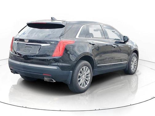 Stellar Black Metallic 2019 Cadillac XT5 Luxury