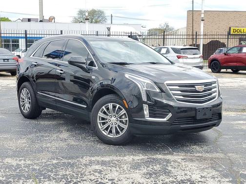 Stellar Black Metallic 2019 Cadillac XT5 Luxury