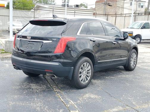 Stellar Black Metallic 2019 Cadillac XT5 Luxury
