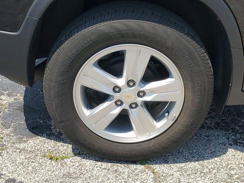 Mosaic Black Metallic 2022 Chevrolet Trax LT