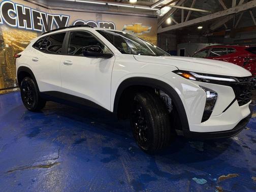 Summit White 2026 Chevrolet Trax LT