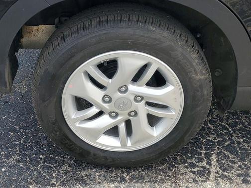 Onyx Black 2026 Hyundai VENUE SE
