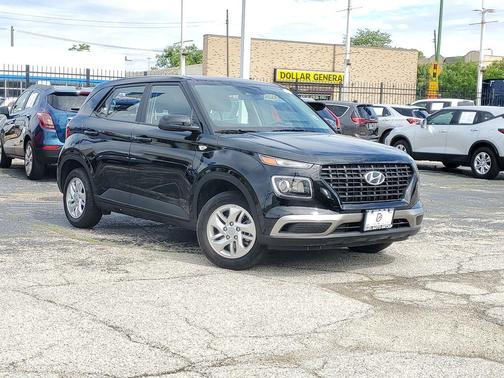 Onyx Black 2026 Hyundai VENUE SE