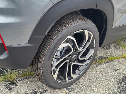 Sterling Gray Metallic 2026 Chevrolet Trailblazer RS