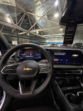 Summit White 2026 Chevrolet Traverse LT