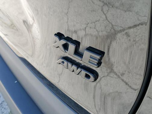 Midnight Black Metallic 2021 Toyota RAV4 XLE