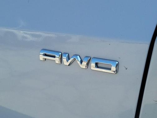 Silver Metallic 2025 Ford Escape ST-Line Select
