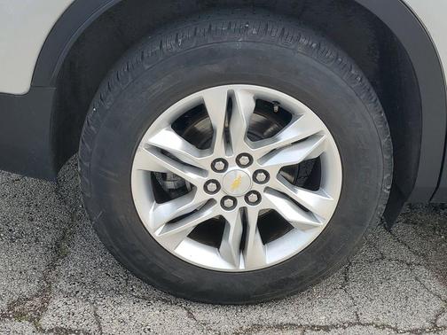 Silver Ice Metallic 2020 Chevrolet Blazer 2LT