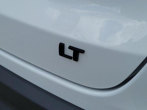 Summit White 2026 Chevrolet Trax LT