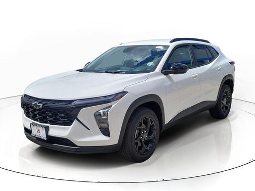 Summit White 2026 Chevrolet Trax LT