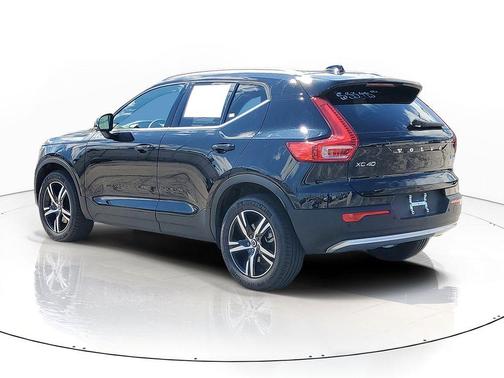 Black 2024 Volvo XC40 B5 Core