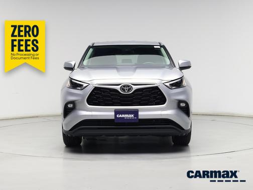 Silver 2023 Toyota Highlander LE