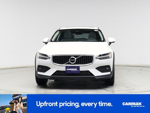 2022 Volvo V60 Cross Country T5