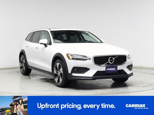 2022 Volvo V60 Cross Country T5