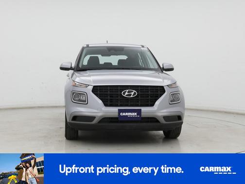 Silver 2023 Hyundai VENUE SE