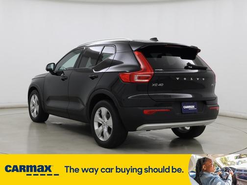 2021 Volvo XC40 T5 Momentum