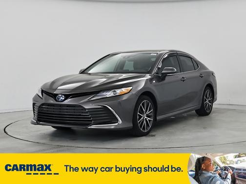 2022 Toyota Camry Hybrid XLE
