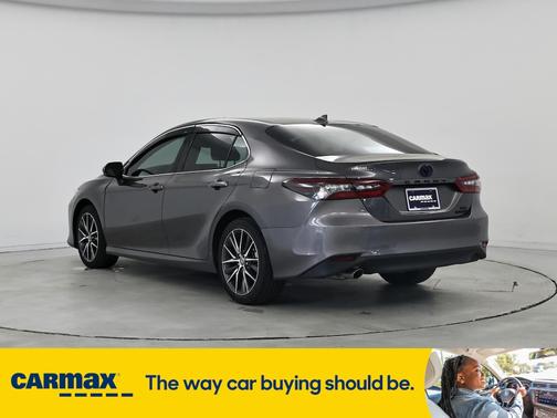 2022 Toyota Camry Hybrid XLE