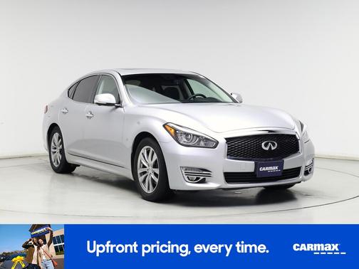 2018 INFINITI Q70 Luxe