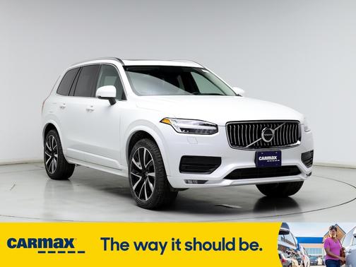 2020 Volvo XC90 T6 Momentum