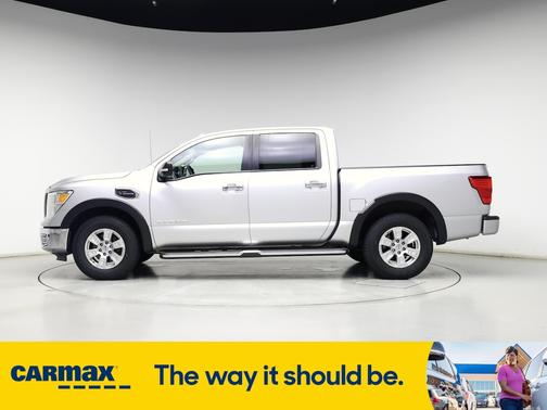 2017 Nissan Titan SV