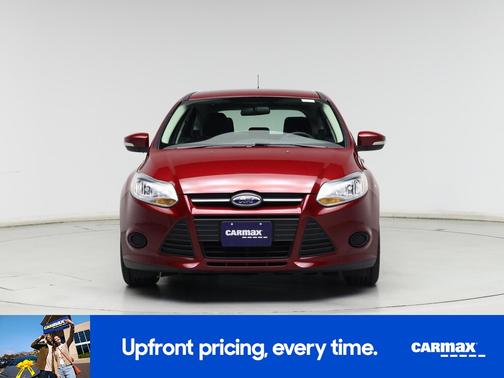 Red 2014 Ford Focus SE