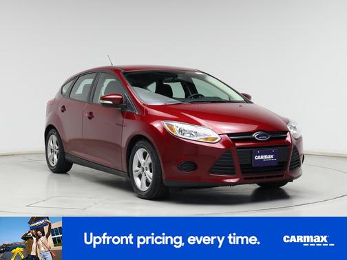 Red 2014 Ford Focus SE