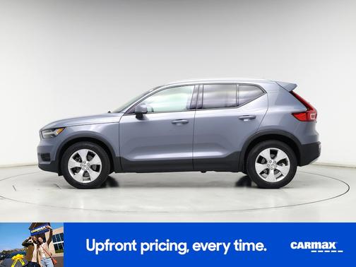 2020 Volvo XC40 T5 Momentum