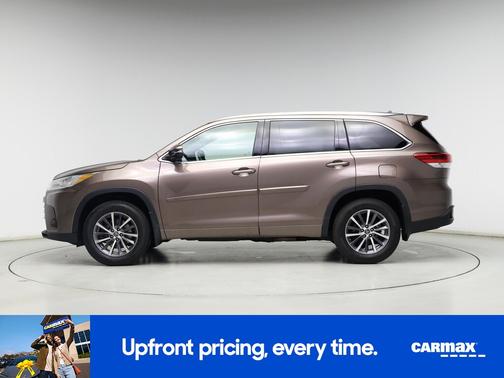 2017 Toyota Highlander SE