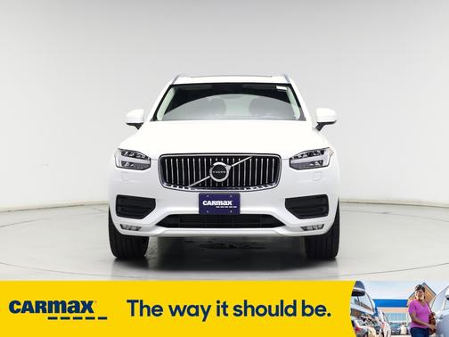 2020 Volvo XC90 T6 Momentum