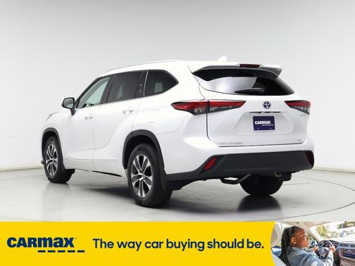 2022 Toyota Highlander Hybrid XLE