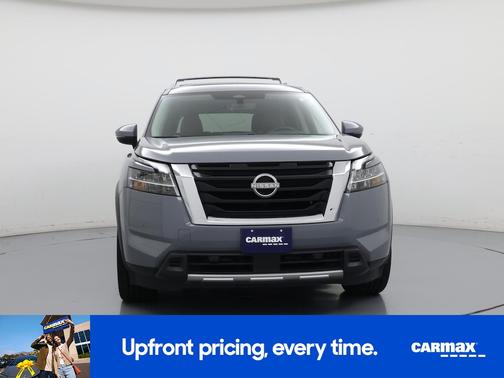 Gray 2023 Nissan Pathfinder Platinum
