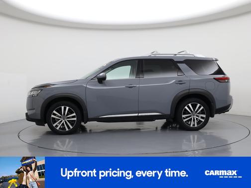 Gray 2023 Nissan Pathfinder Platinum