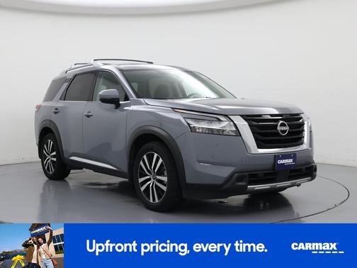 Gray 2023 Nissan Pathfinder Platinum
