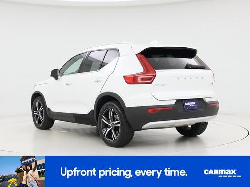 2025 Volvo XC40 B5 Core Bright Theme