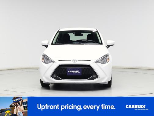 2020 Toyota Yaris XLE