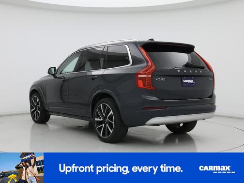 2022 Volvo XC90 T6 Momentum