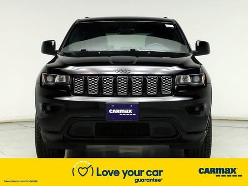 Photo 5 of 25 of 2017 Jeep Grand Cherokee Altitude