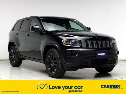 Photo 1 of 25 of 2017 Jeep Grand Cherokee Altitude