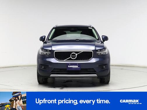 2022 Volvo XC40 T5 Momentum
