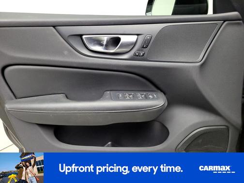 2024 Volvo S60 B5 Plus Dark Theme