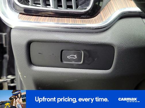 2024 Volvo S60 B5 Plus Dark Theme