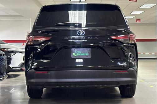 2021 Toyota Sienna LE