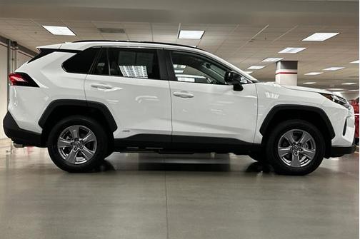 2025 Toyota RAV4 Hybrid LE