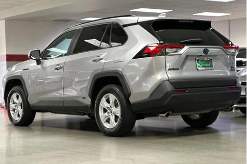 2021 Toyota RAV4 Hybrid XLE