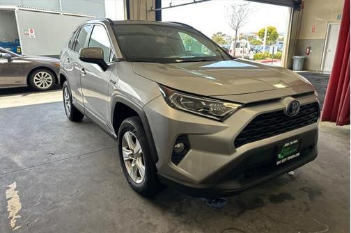 2021 Toyota RAV4 Hybrid XLE