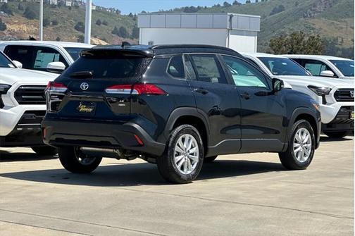 2025 Toyota Corolla Cross LE
