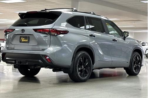 2025 Toyota Highlander Hybrid XLE