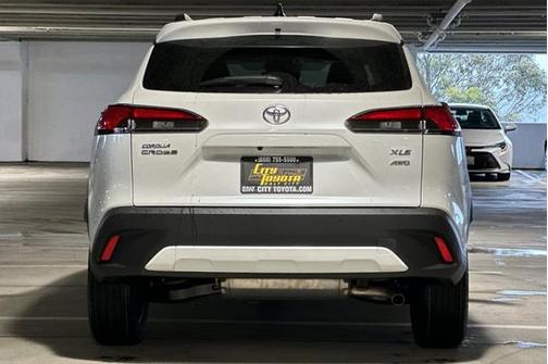 2025 Toyota Corolla Cross XLE