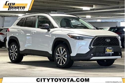 2025 Toyota Corolla Cross XLE